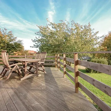 בית נופש Two Bedroom Holiday In *