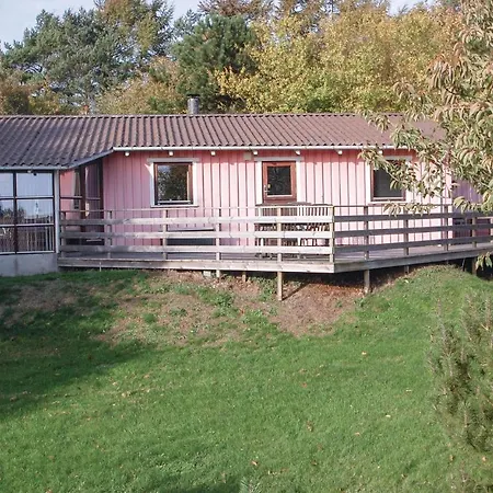 בית נופש Two Bedroom Holiday In *